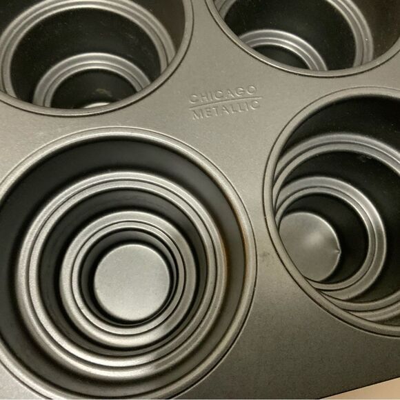 Chicago Metallic Multi Tier Cake Pan 4 Cavity 10.6 x 9.60 x 4.5 Inch - Picture 5 of 8